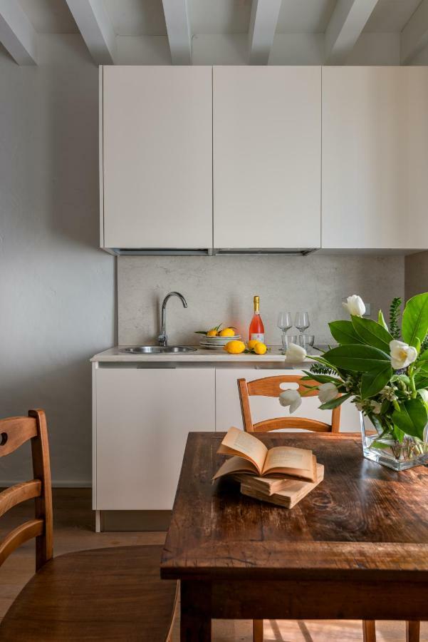 Rambaldi Apartments In Casa Nr 3 Bardolino Exteriör bild